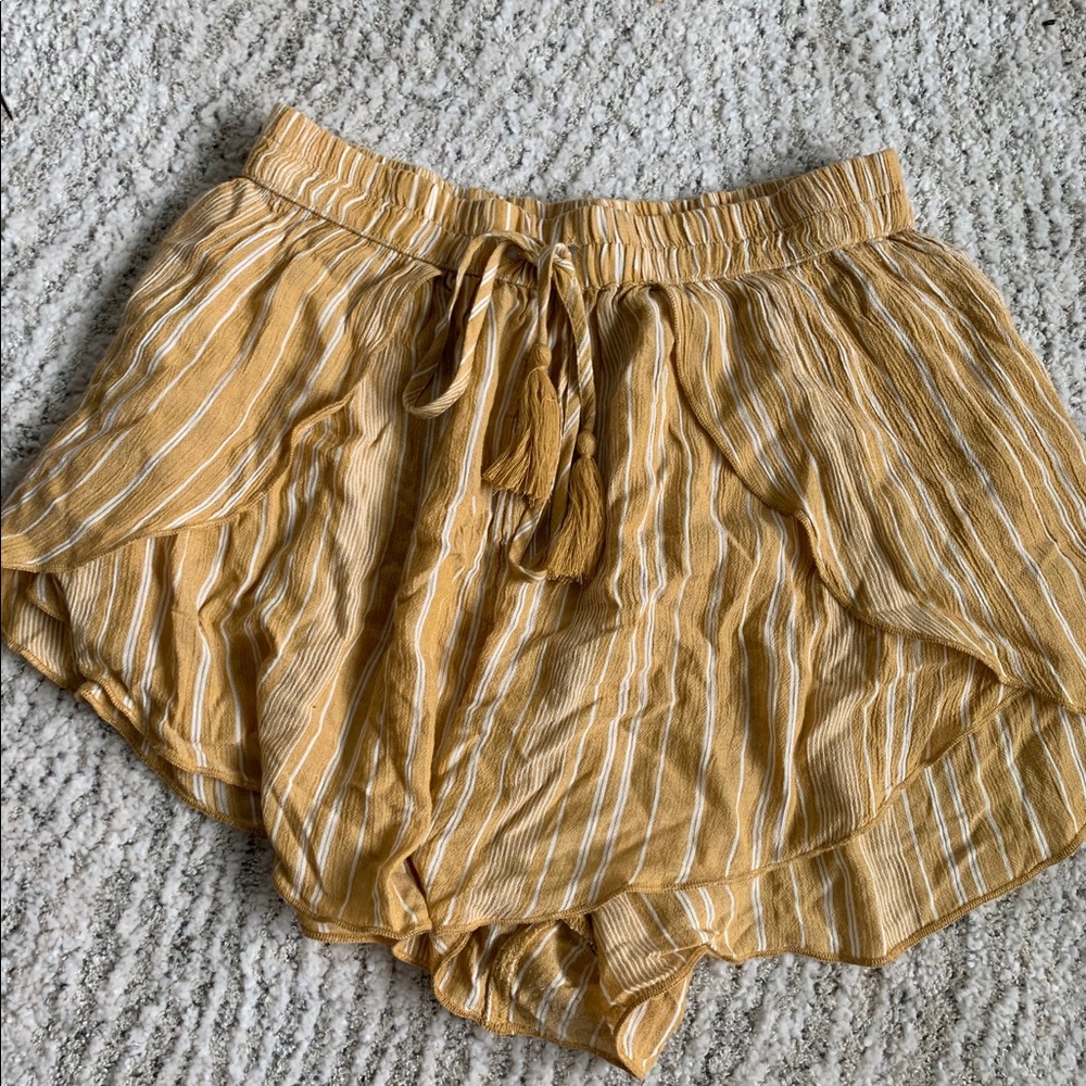 American eagle flowy shorts